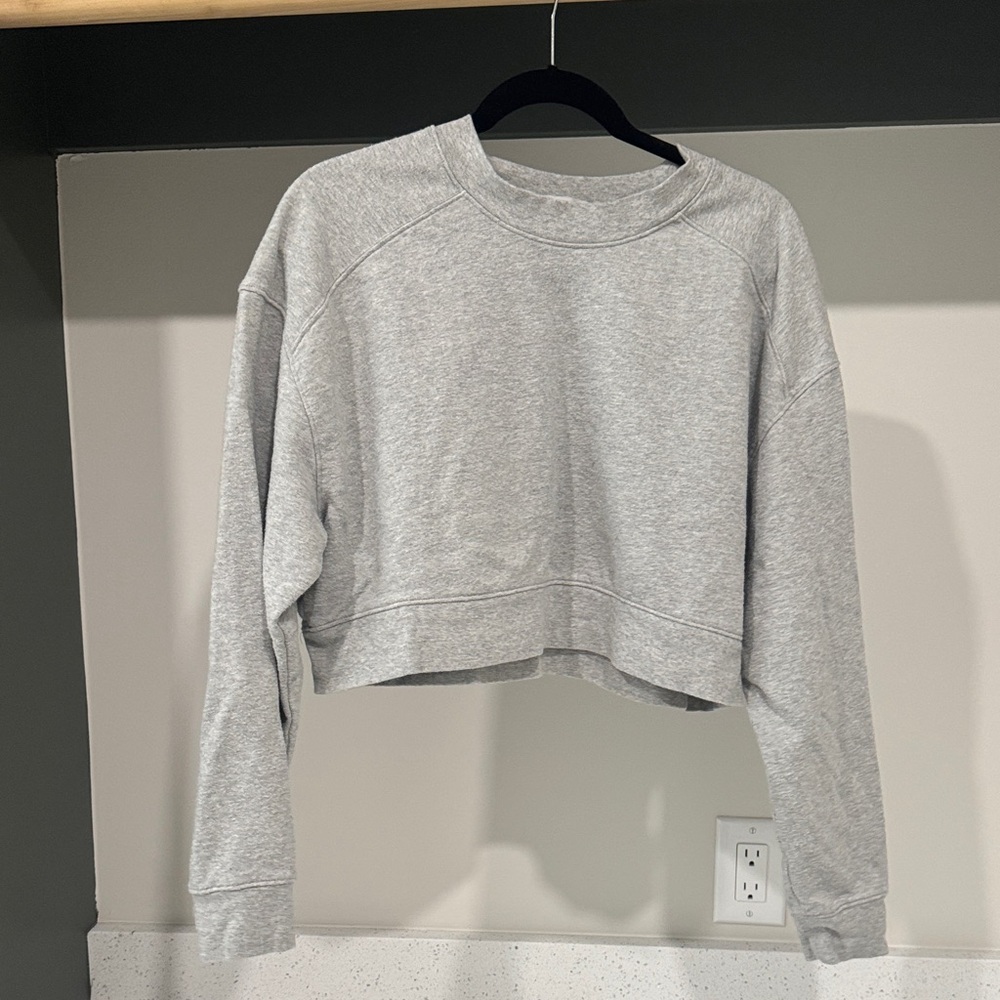 nuuds Heather Gray Women's Cropped Sweatshirt